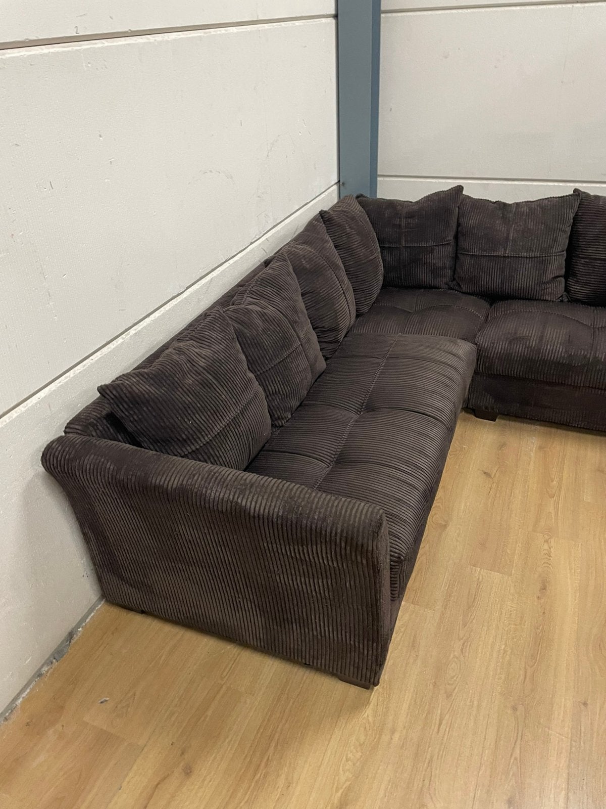 Mooie luxe donker bruine ribstof hoekbank - GEREINIGD!!!, Ophalen, 250 tot 300 cm, Luxe, Hoekbank