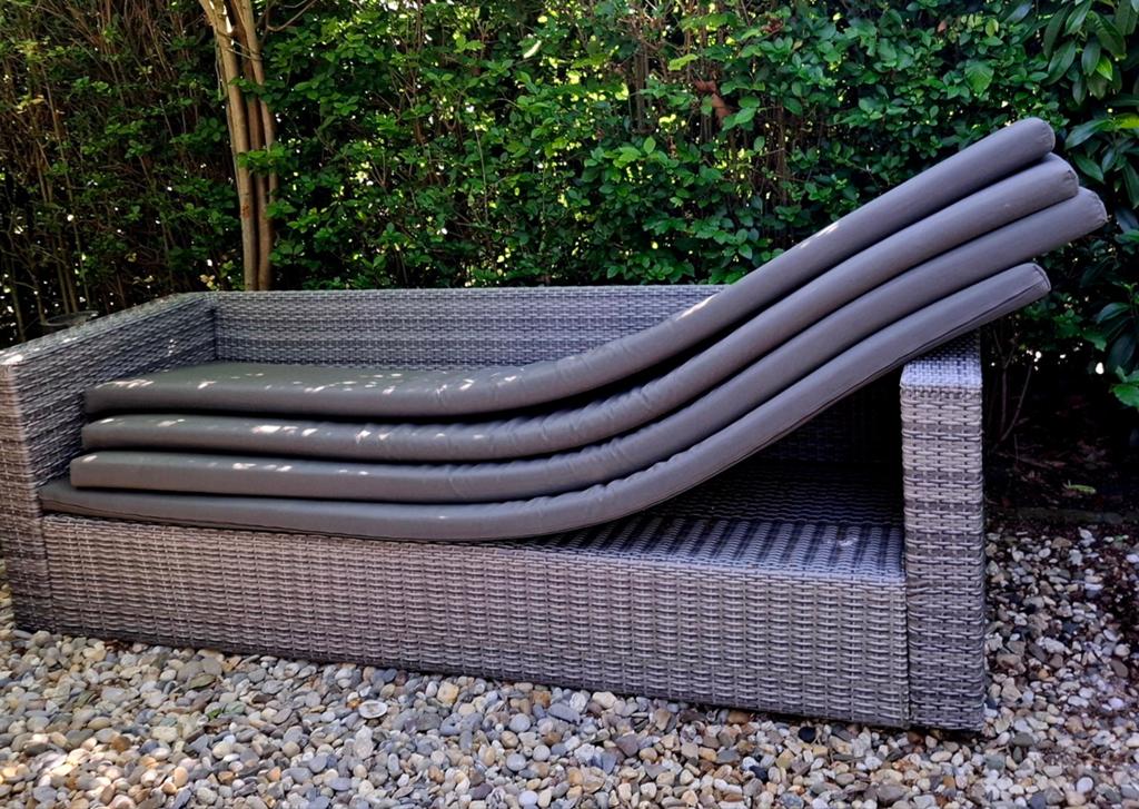4 Lange waterdichte tuinbankkussens (230x50/45 cm), Ophalen, Gebruikt