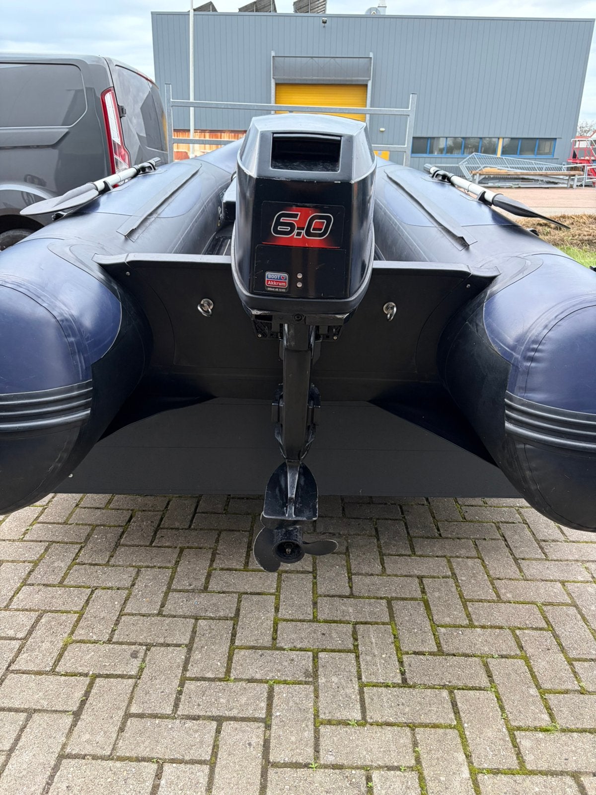 Foto 14 van Unieke vetus rubberboot met 8pk motor
