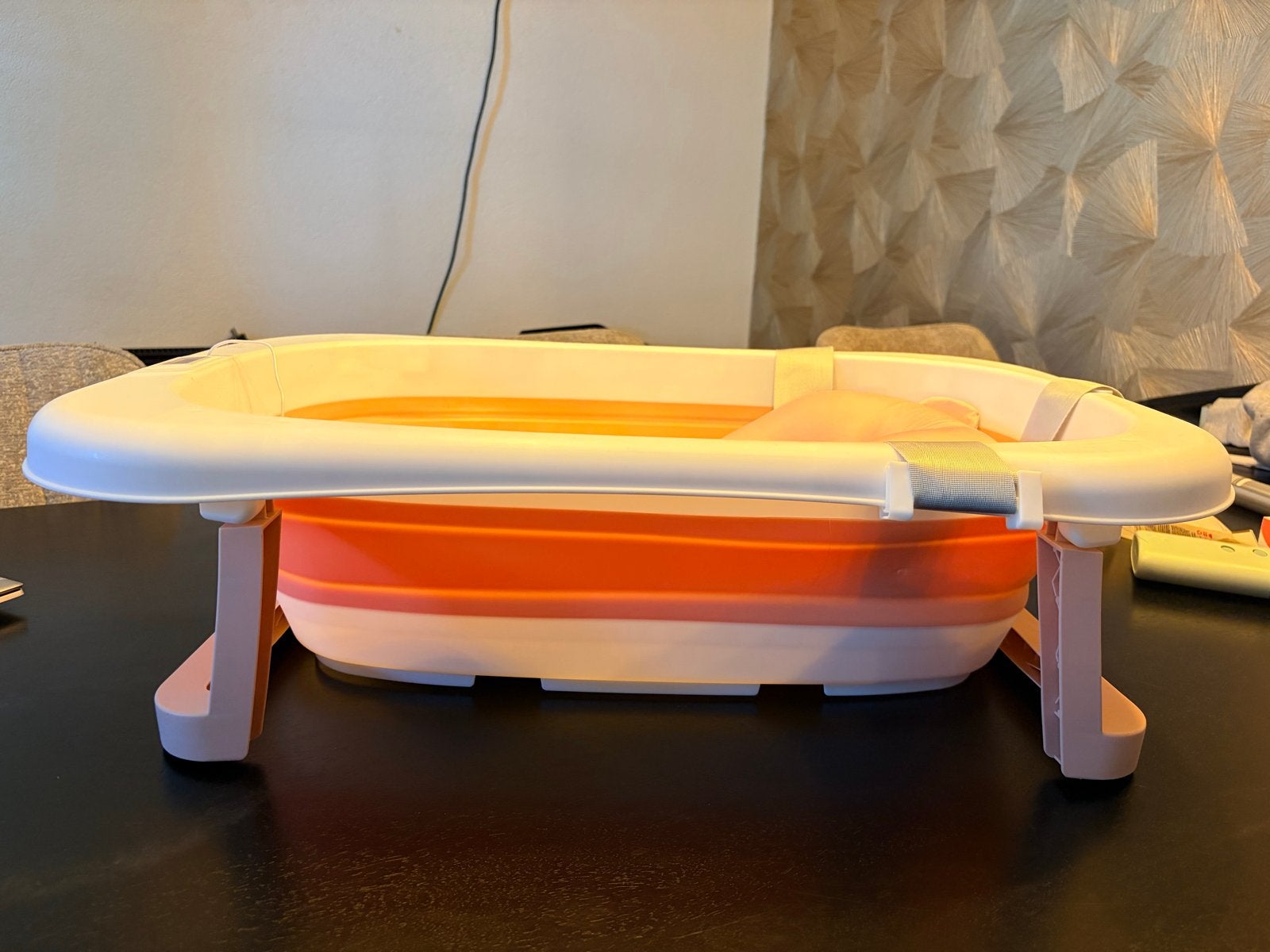 Opvouwbaar babybadje met badkussen en thermometer, Zo goed als nieuw, Badje, Standaard, Ophalen