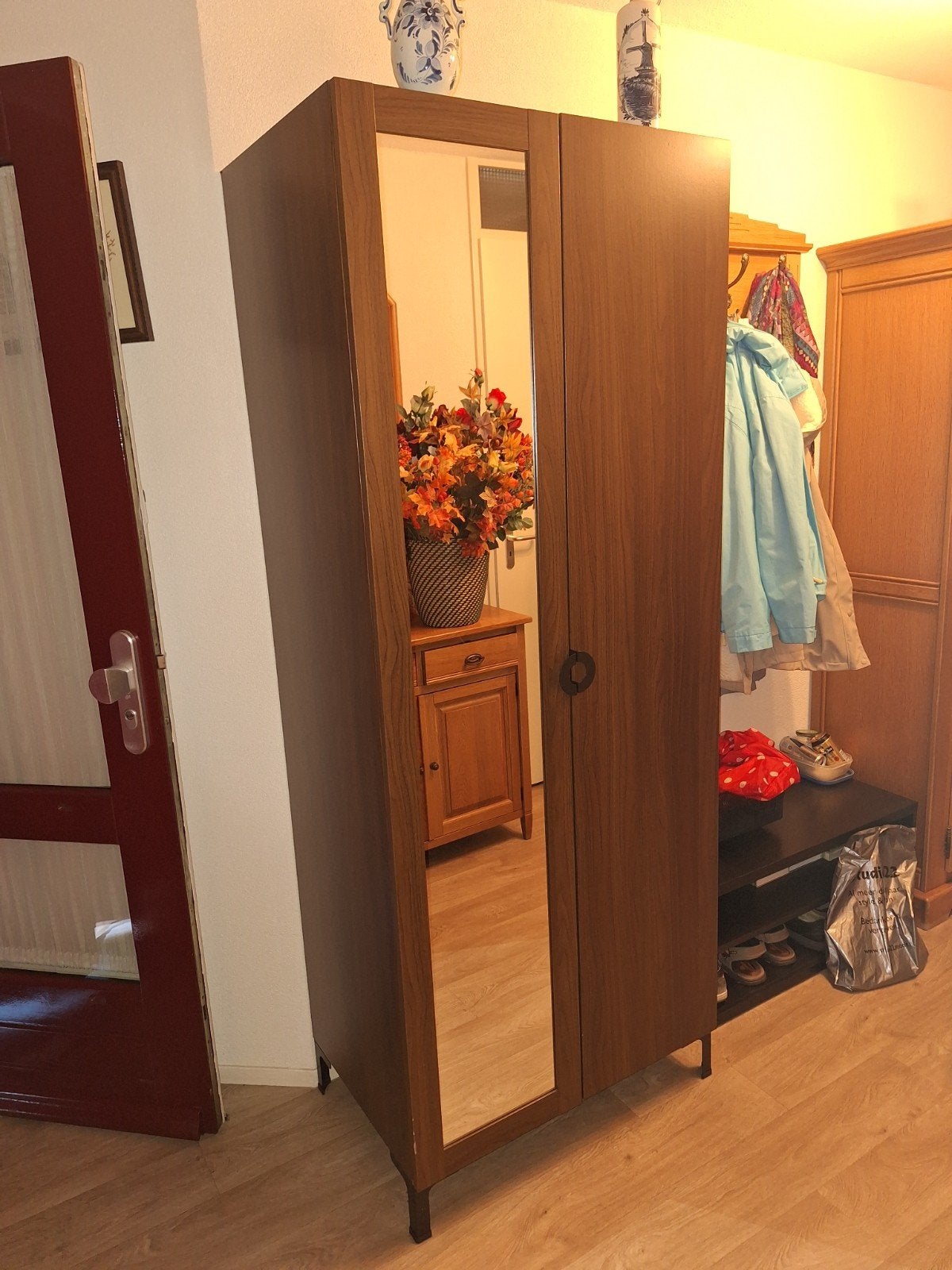 Garderobekast/ kledingkast donker bruin met spiegeldeur, Huis en Inrichting, Ophalen, Gebruikt