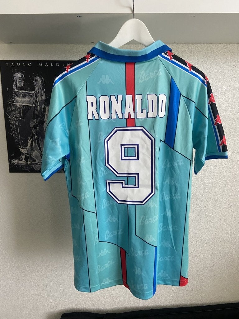 #RS049 Retroshirt Ronaldo R9 (Barcelona) te koop! Maat S, Maat S, Verzenden, Nieuw, Shirt