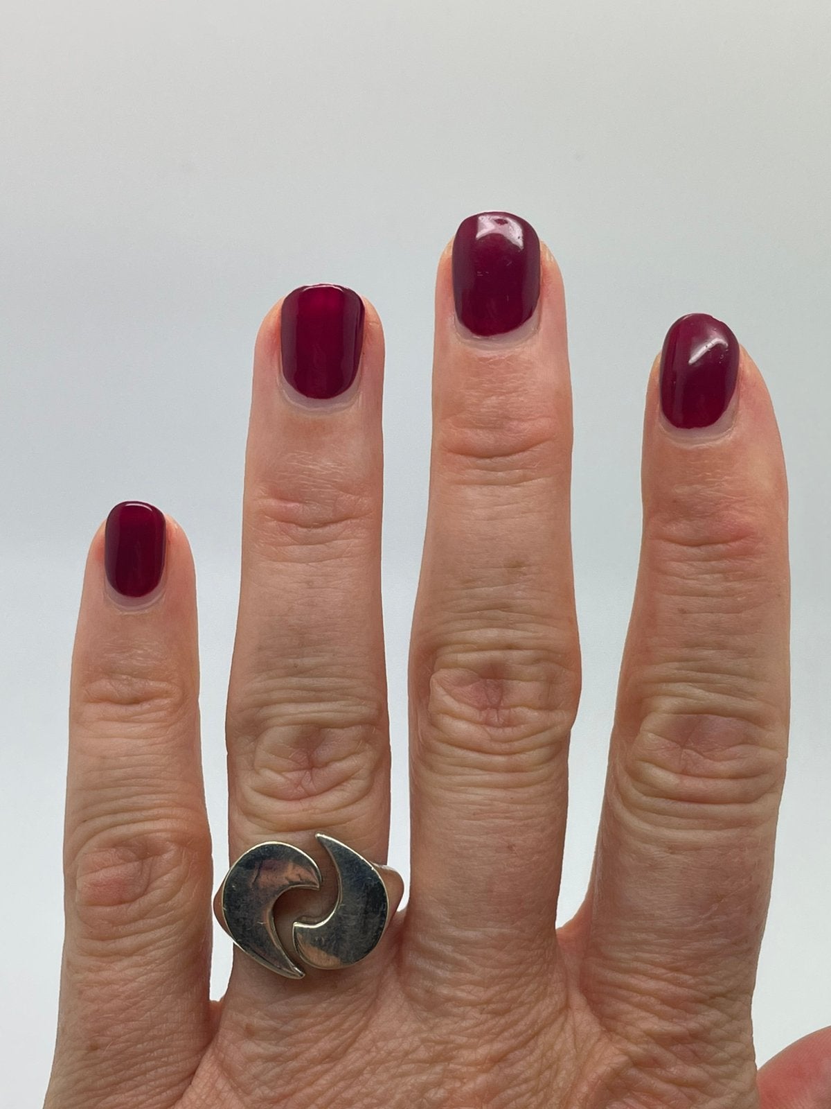 F952 Prachtige zilveren modernist ring maat 18,5, Ophalen of Verzenden, Zilver, Ring