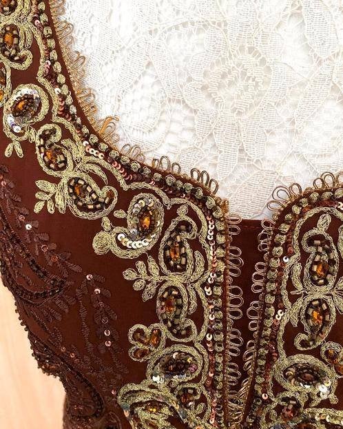 Zijden tuniek met gouddraad en kraaltjes maat M, Kleding | Dames, Ophalen of Verzenden, Zo goed als nieuw, Maat 38/40 (M), Bruin