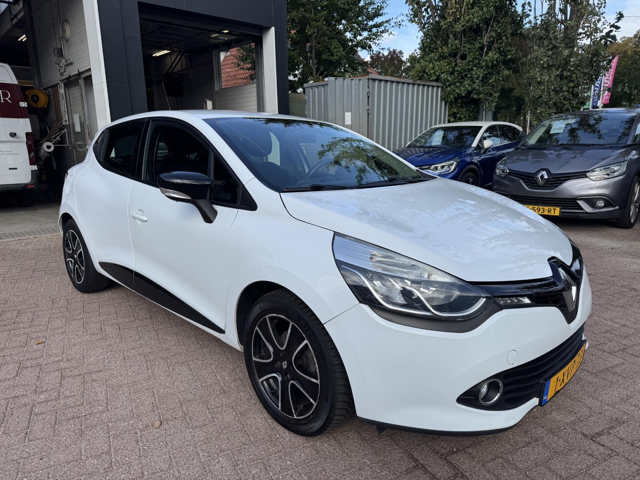 Renault Clio 0.9 TCe 90pk Expression 100% Dealeronderhouden!, Auto's, Voorwielaandrijving, Stof, 540 kg, Electronic Stability Program (ESP)