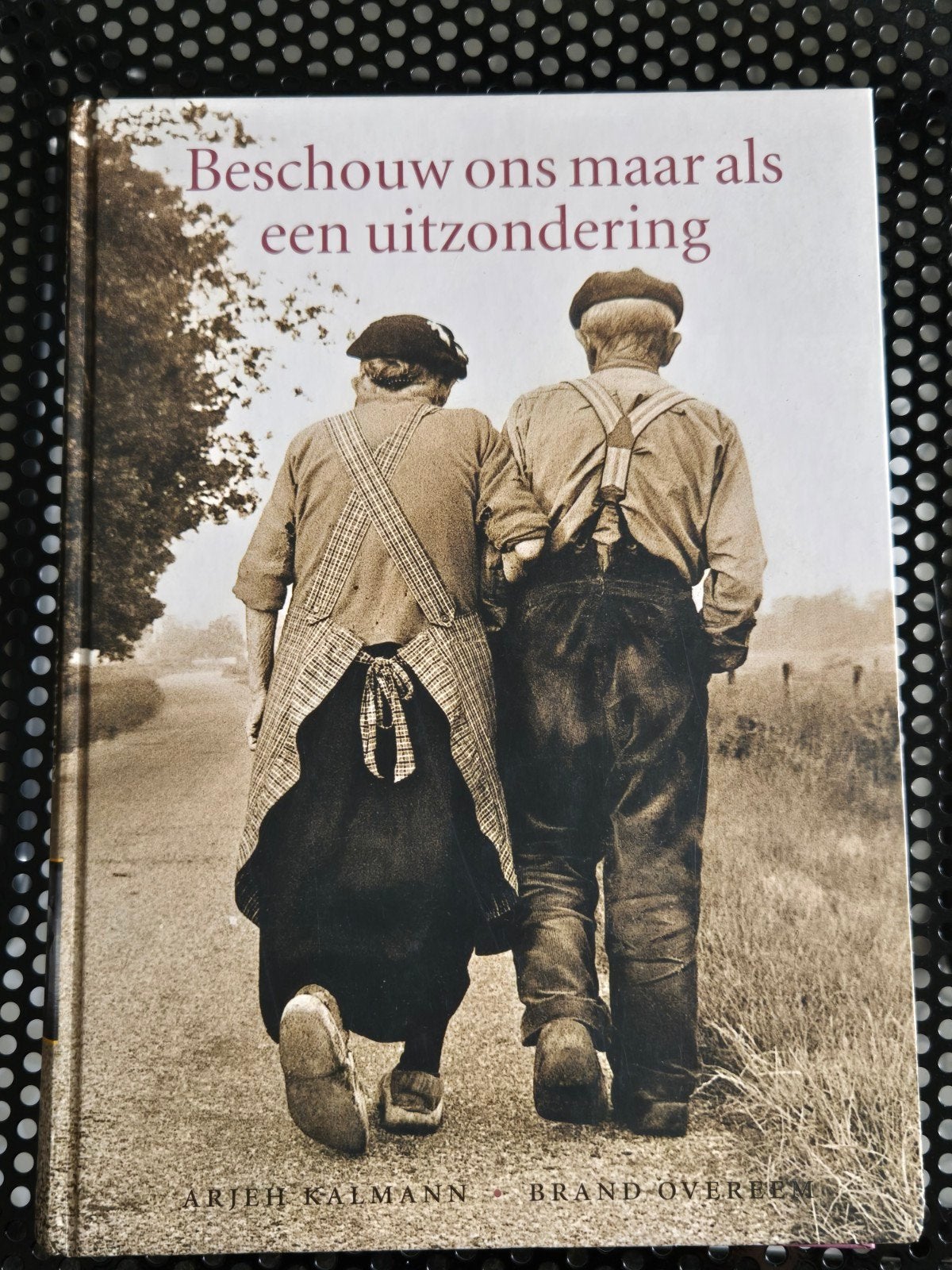 A. Kalmann - Beschouw ons maar als een uitzondering, Boeken, Ophalen of Verzenden, Zo goed als nieuw, A. Kalmann