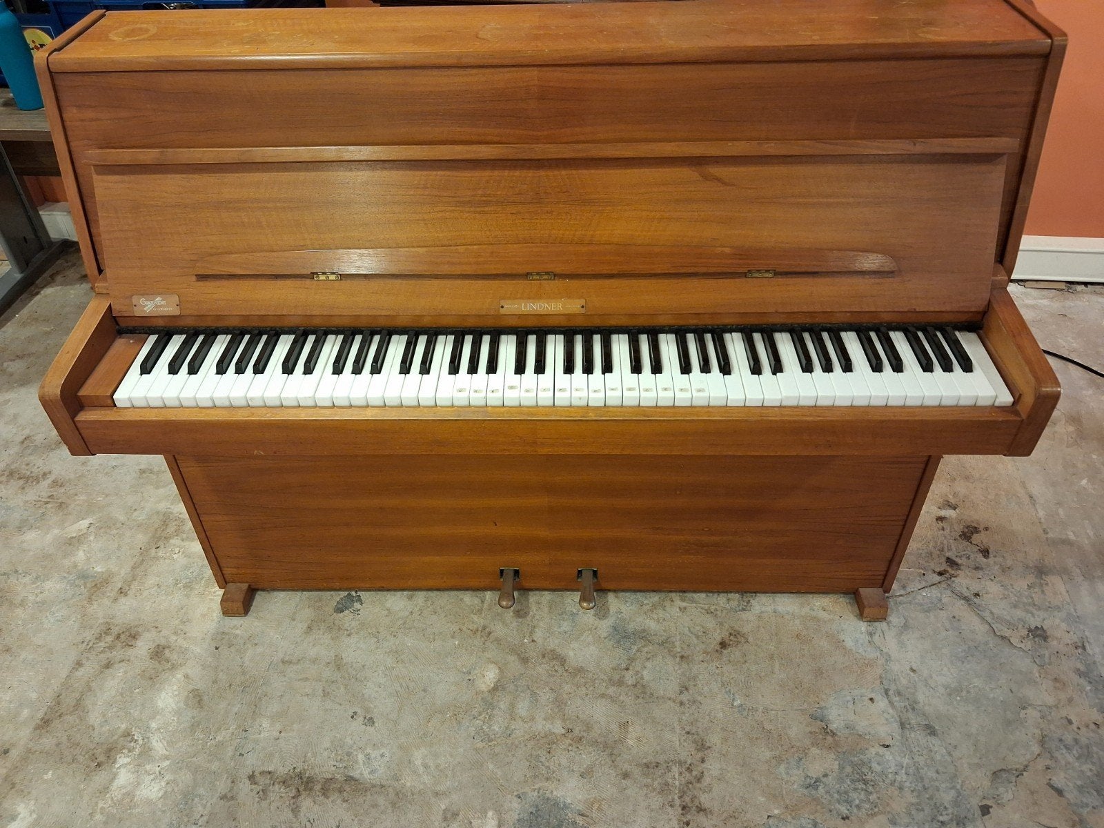 Lindner Piano - Opknapper gratis af te halen, Muziek en Instrumenten, Piano's, Ophalen of Verzenden, Gebruikt, Bruin, Piano