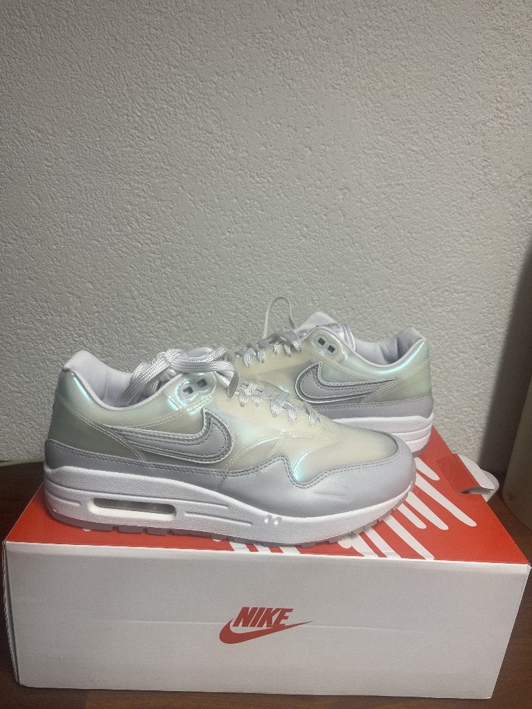 Nike Air Max 1 SNKRS Day White (W) |maat 40,5, 41, Wit, Nike, Ophalen of Verzenden, Sneakers of Gympen