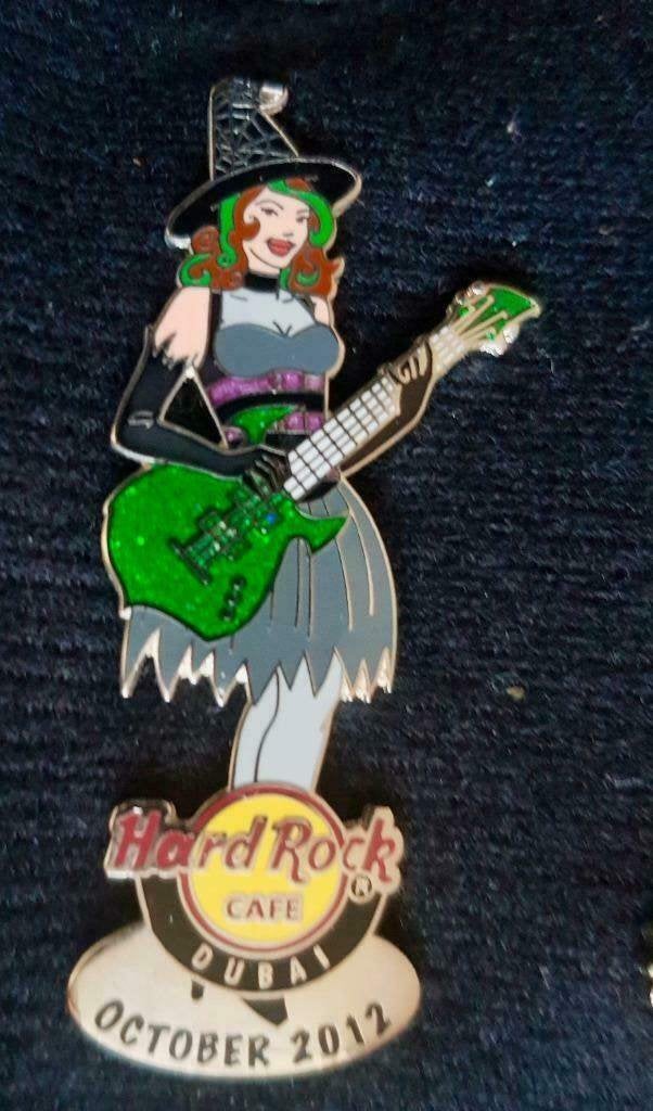 Hard rock cafe Dubai kalendermeisje october pin 2012!, Ophalen of Verzenden, Nieuw, Overige typen
