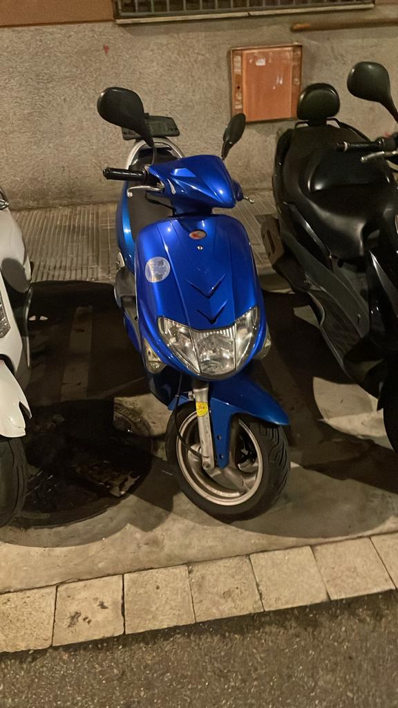 Blauwe scooter, Fietsen en Brommers, Ophalen of Verzenden, Gebruikt, Overige typen, Overige merken
