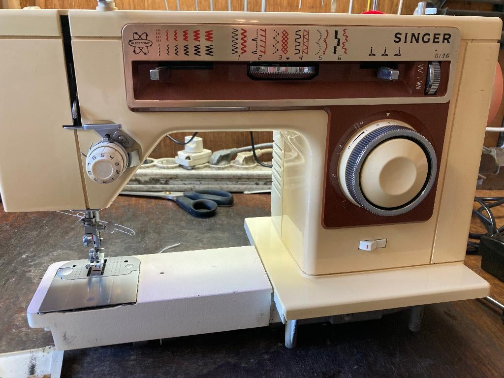 Necchi 559 - ideale startersmachine, Hobby en Vrije tijd, Overige merken, Info@necchi.com, Ophalen of Verzenden, Zo goed als nieuw