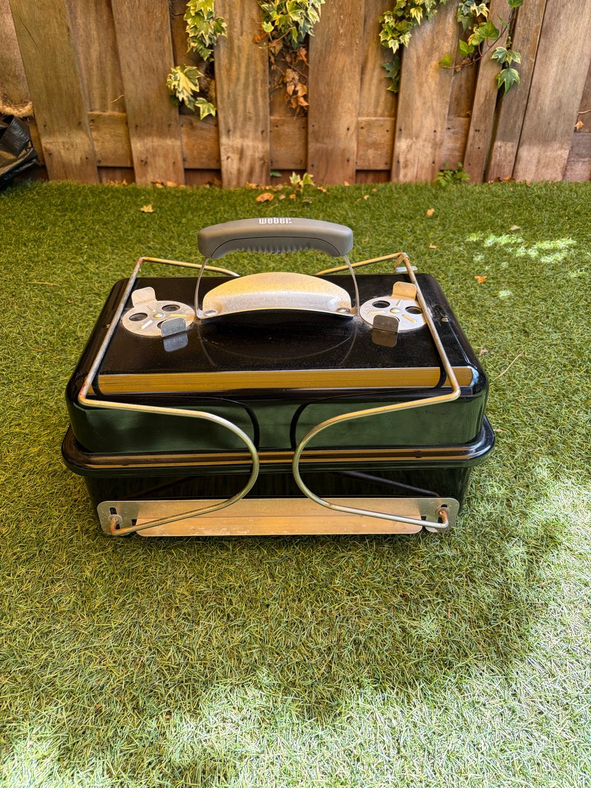 Weber Go-Anywhere Houtskoolbarbecue - Draagbaar en Compact, Ophalen, Zo goed als nieuw