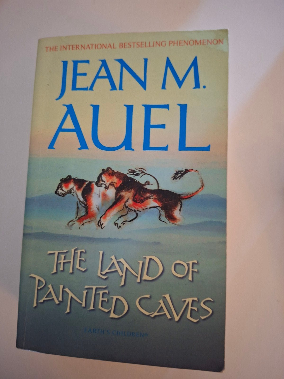 The Land of Painted Caves - Jean M. Auel (Engels), Boeken, Ophalen of Verzenden, Gelezen, Jean M. Auel, Wereld overig