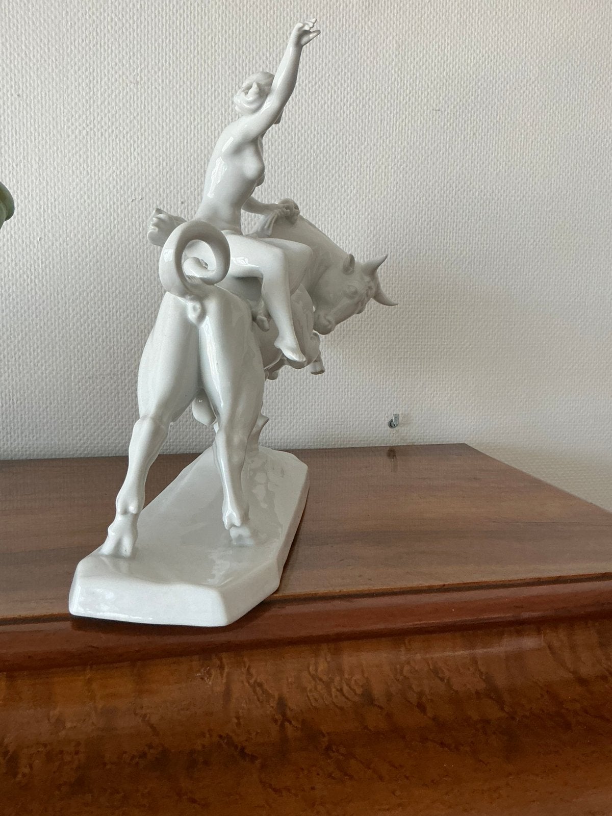 “ Vrouw op een stier ‘ groot beeld van “ HEREND “ ❗️ZELDZAAM, Verzenden