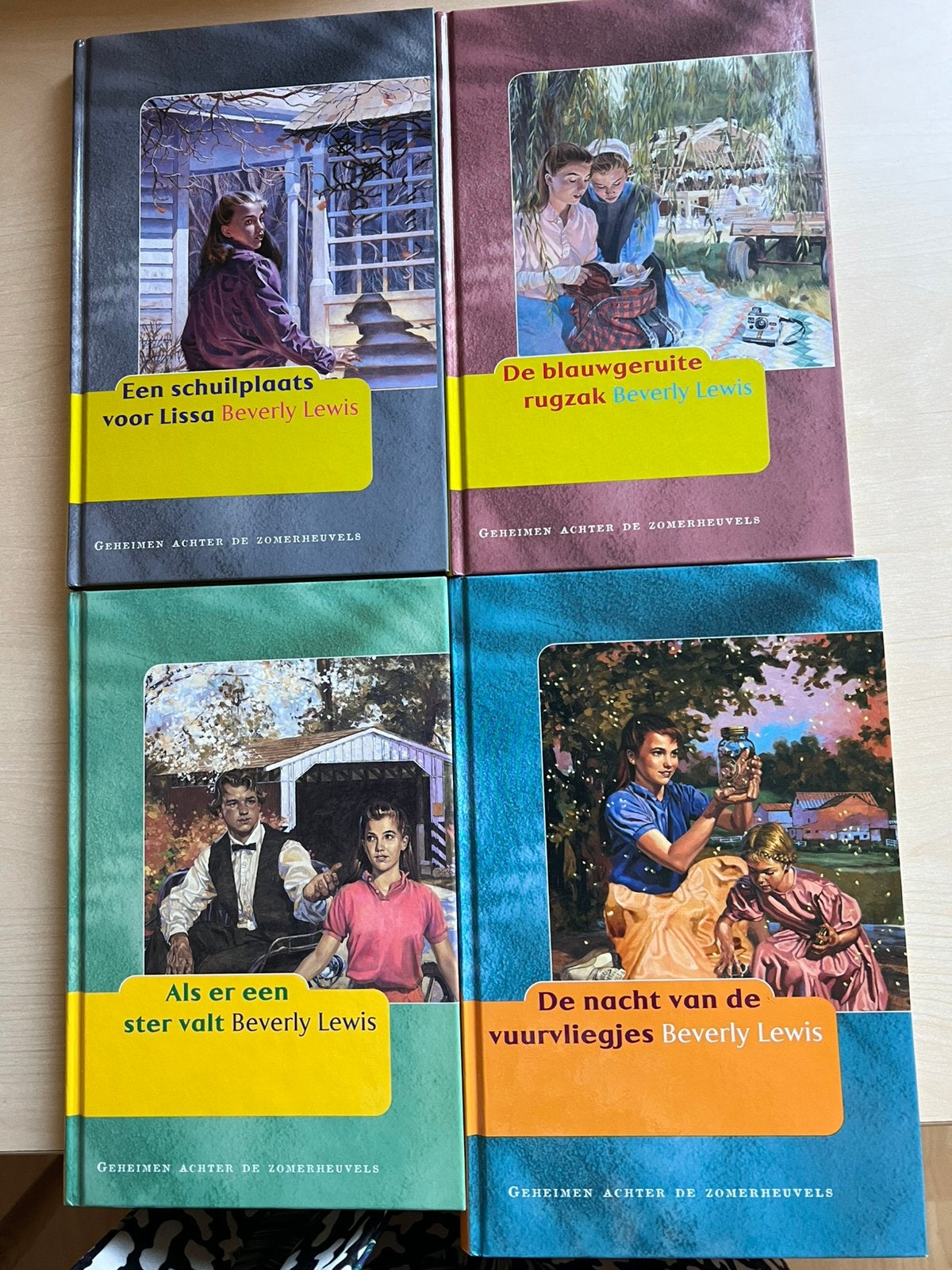 De nacht van de vuurvliegjes door Beverly Lewis ea, Boeken, Ophalen of Verzenden, Zo goed als nieuw