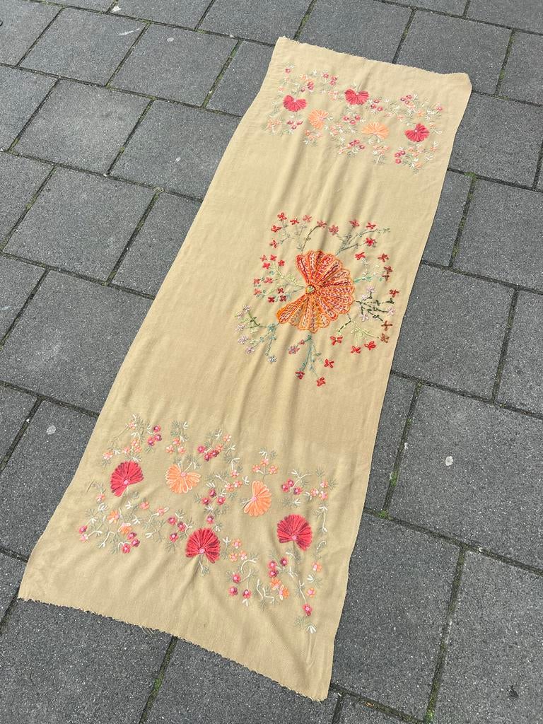 Vintage Uniekgeborduurde tafelloper handgemaakte bloemmotief, Ophalen of Verzenden