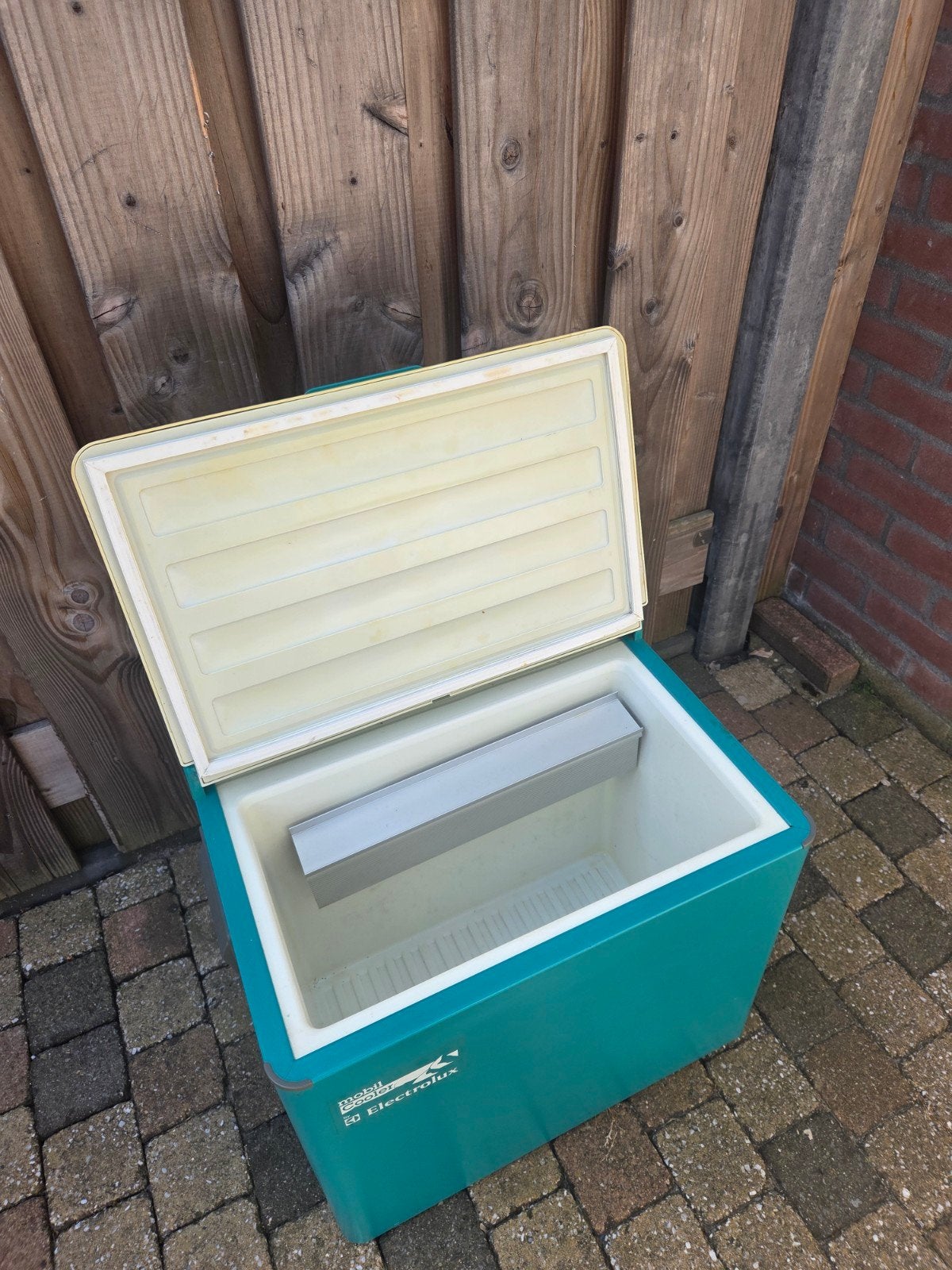 Te koop nette Electrolux camping koelbox 12V, 230V, Gas, Ophalen, Zo goed als nieuw