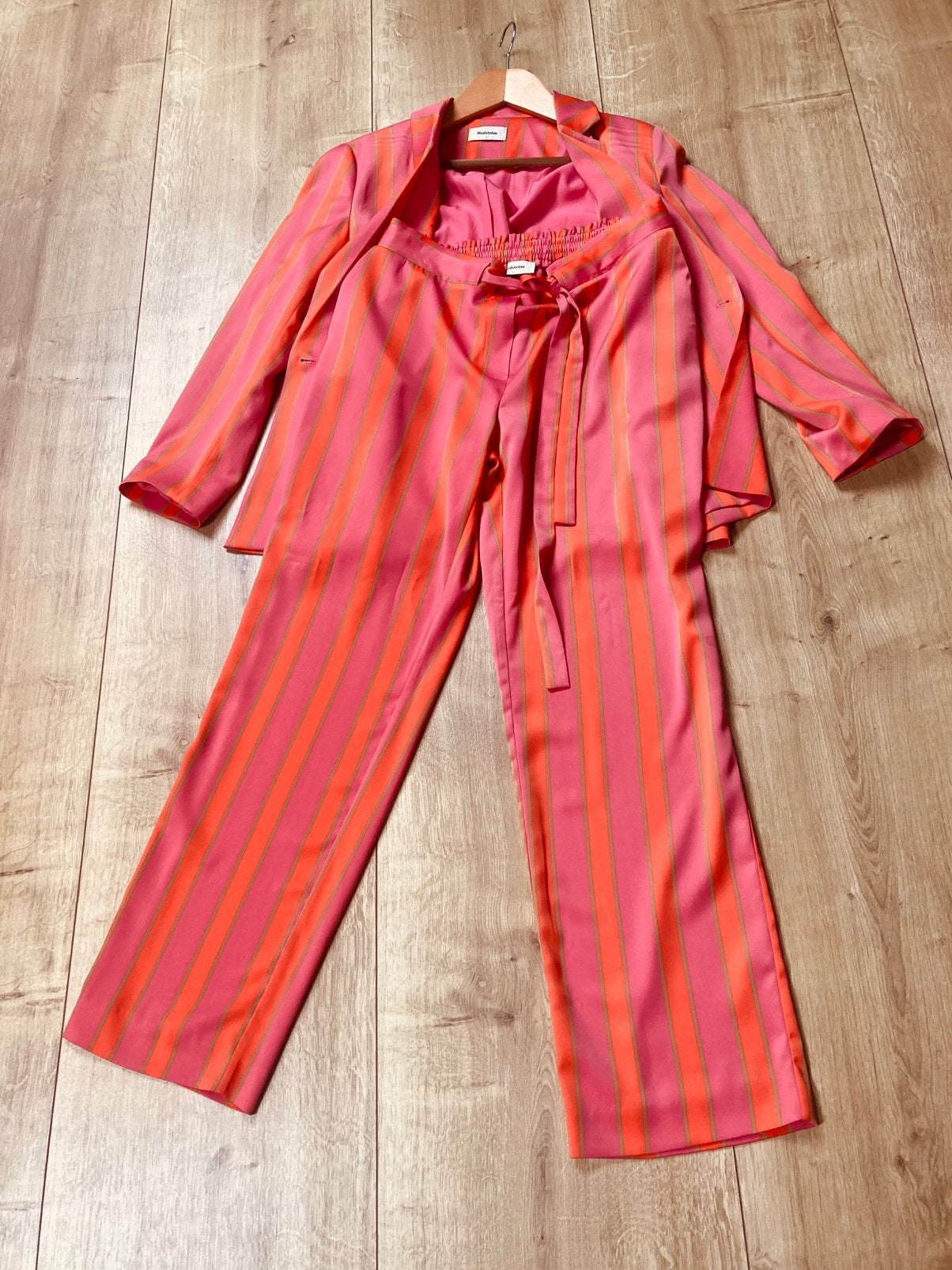 Modstrom blazer en broek maat L, Kleding | Dames, Kostuum of Pak, Maat 42/44 (L), Ophalen of Verzenden, Zo goed als nieuw