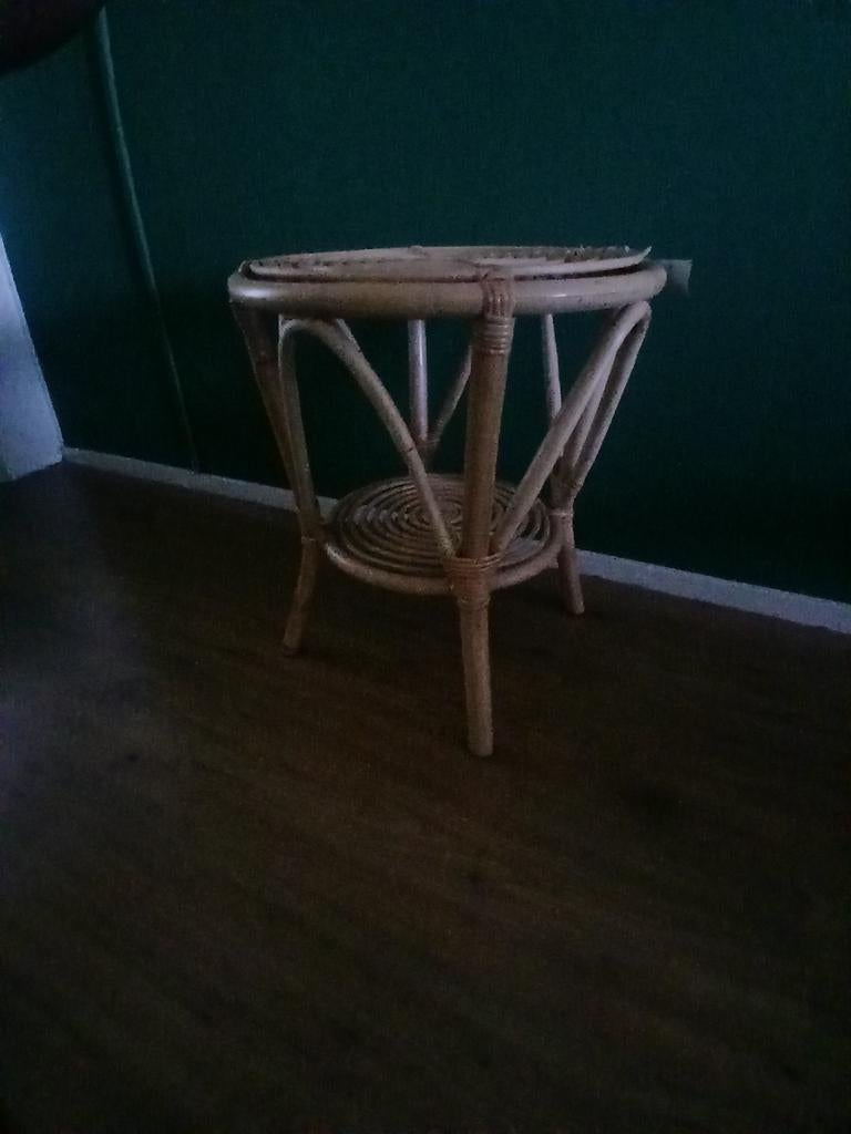 Rotan bijzettafel, vintage look, Huis en Inrichting, Tafels | Bijzettafels, 45 tot 60 cm, Overige materialen, Minder dan 55 cm