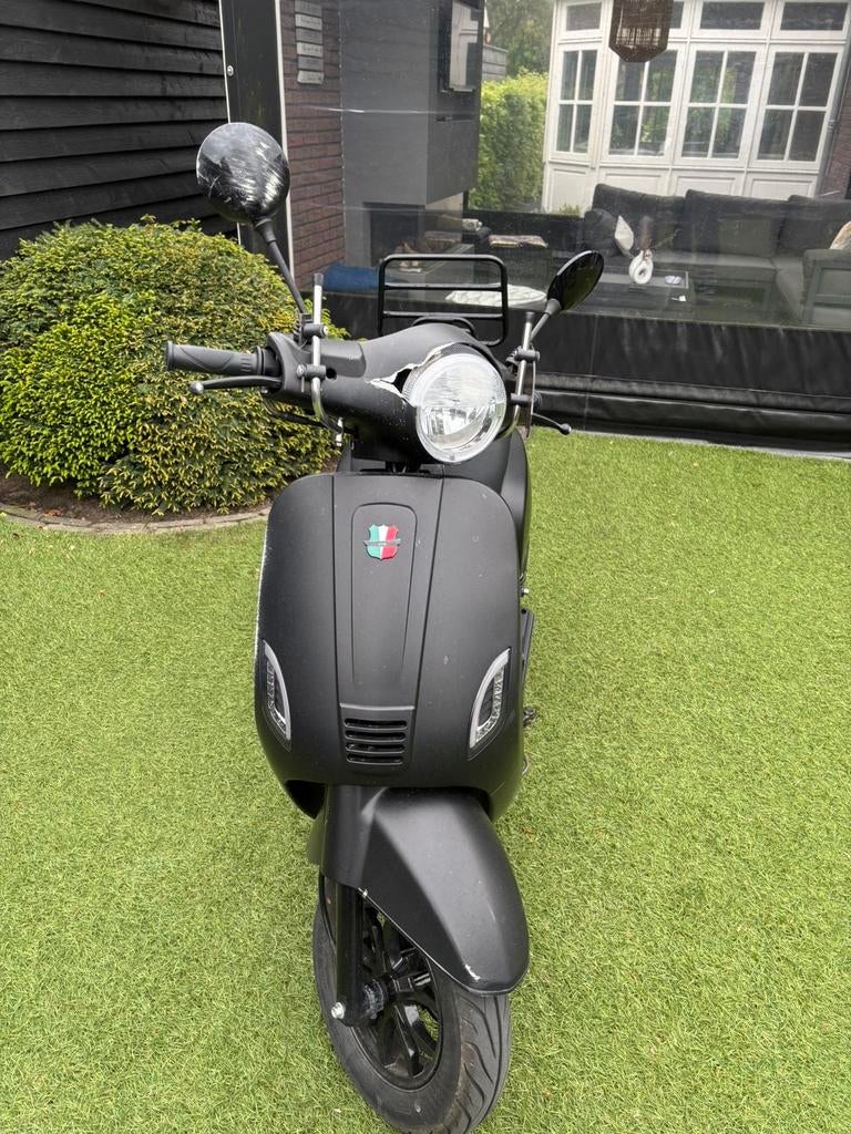 Toscane gts scooter, Fietsen en Brommers, Scooters | Piaggio, Zo goed als nieuw, Overige modellen, Benzine, Ophalen