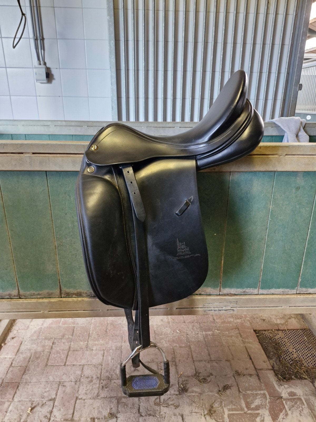 dressuurzadel prestige modena 17 inch, Ophalen, Gebruikt