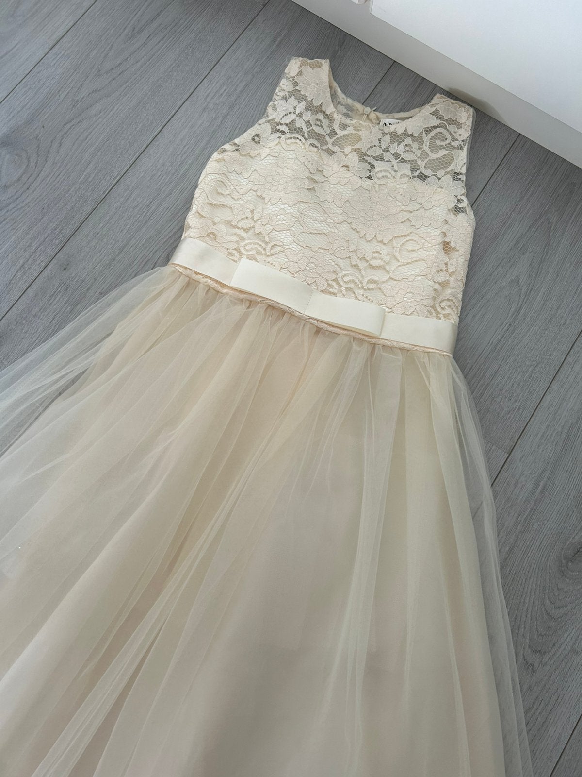 Bruidsmeisjes jurk met strikdetail (champagne kleur) NIEUW, Kleding | Dames, Trouwkleding en Trouwaccessoires, Ophalen of Verzenden