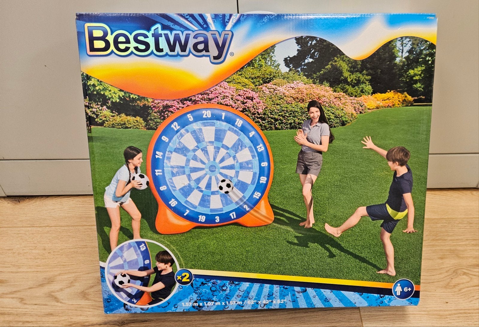 Bestway Opblaasbaar Voetbal Dartbord Spel voor Buiten, Hobby en Vrije tijd, Overige Hobby en Vrije tijd, Nieuw, Ophalen