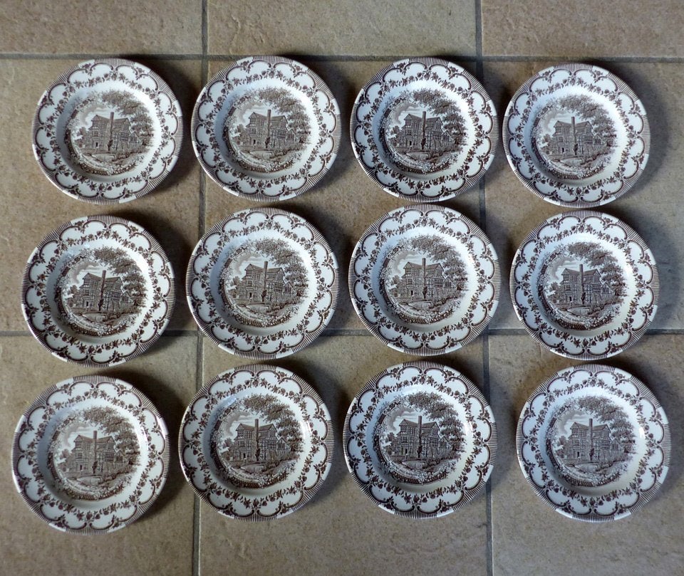 English Ironstone tableware bordjes ontbijtborden schotels, Ophalen of Verzenden, Gebruikt, Porselein, Bord(en)
