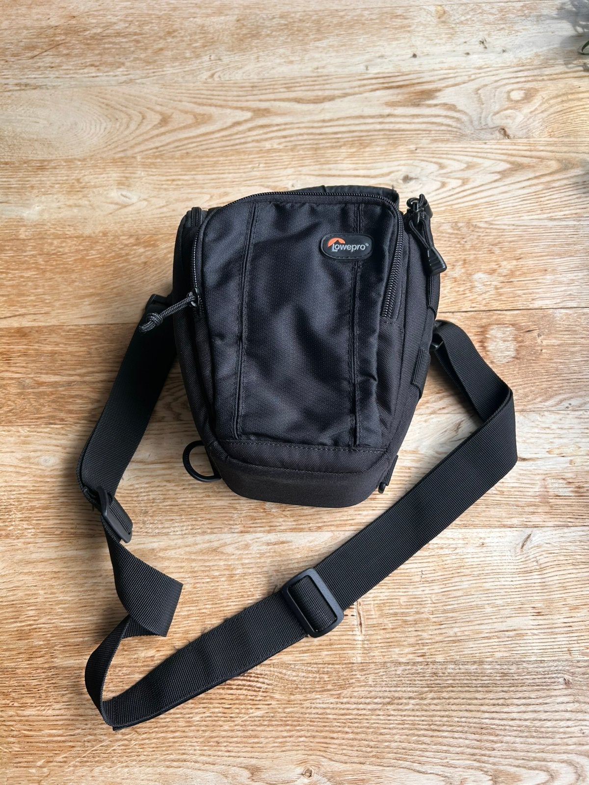 Lowepro cameratas - Compact en handig, Ophalen of Verzenden, Zo goed als nieuw, Schoudertas, Lowepro