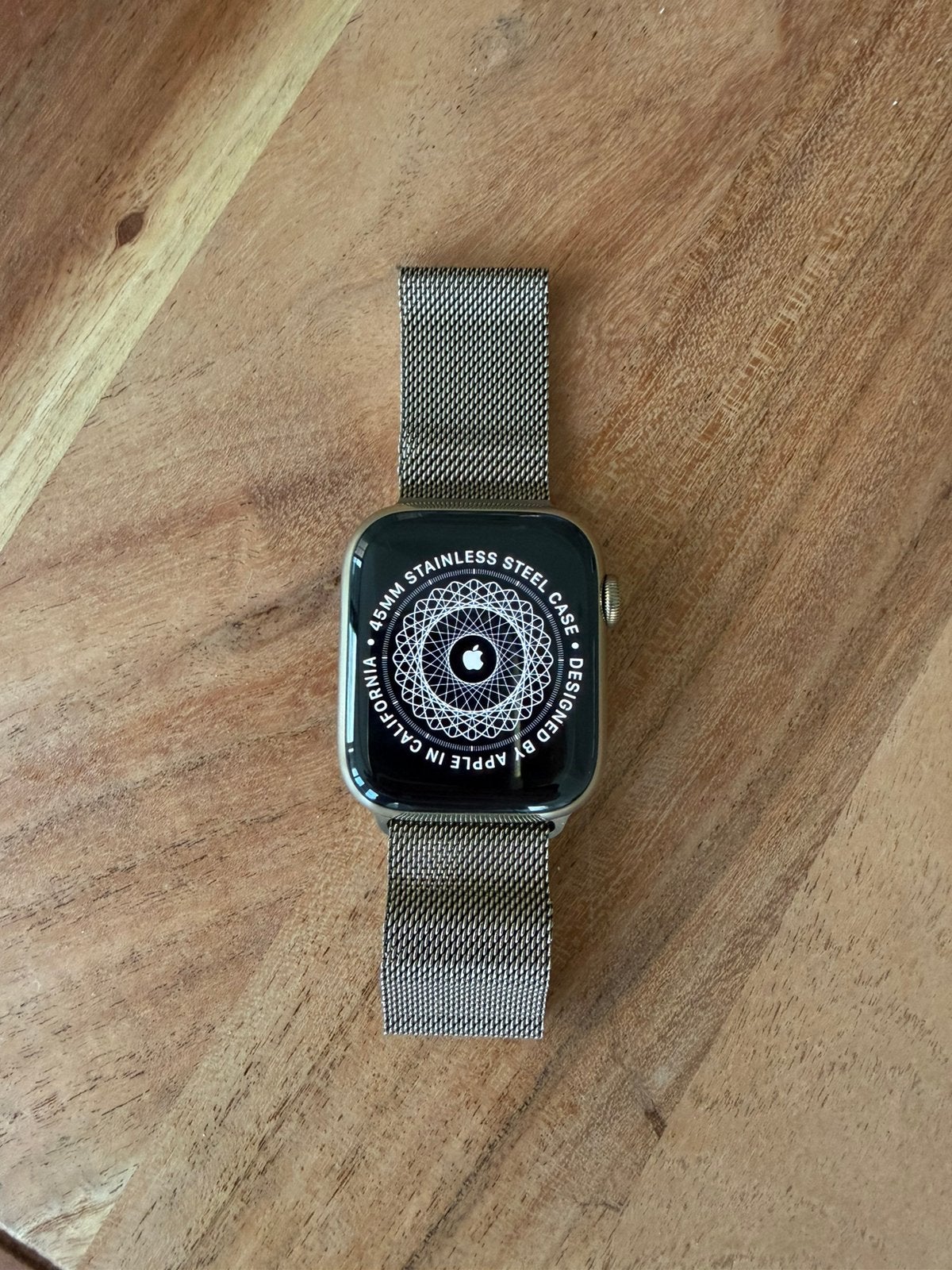 Apple Watch 45mm Stainless Steel Goud + Milanese Loop |lader, Ophalen of Verzenden, Zo goed als nieuw, Roze, IOS