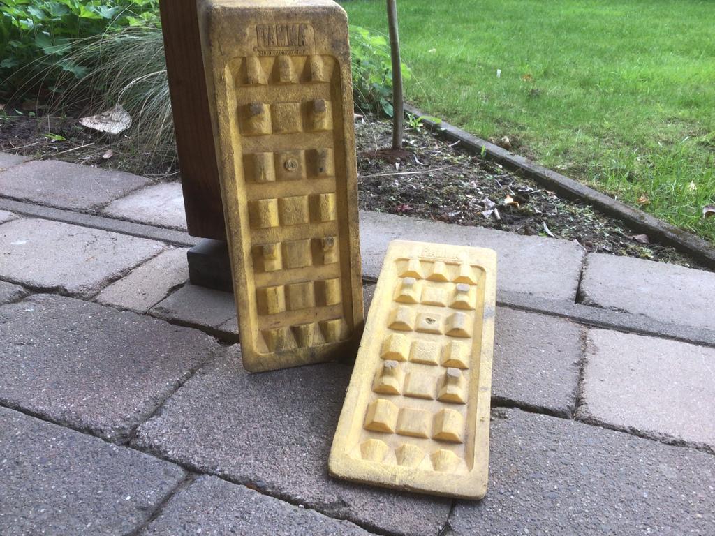 2 oprijblokken caravan, Ophalen, Gebruikt
