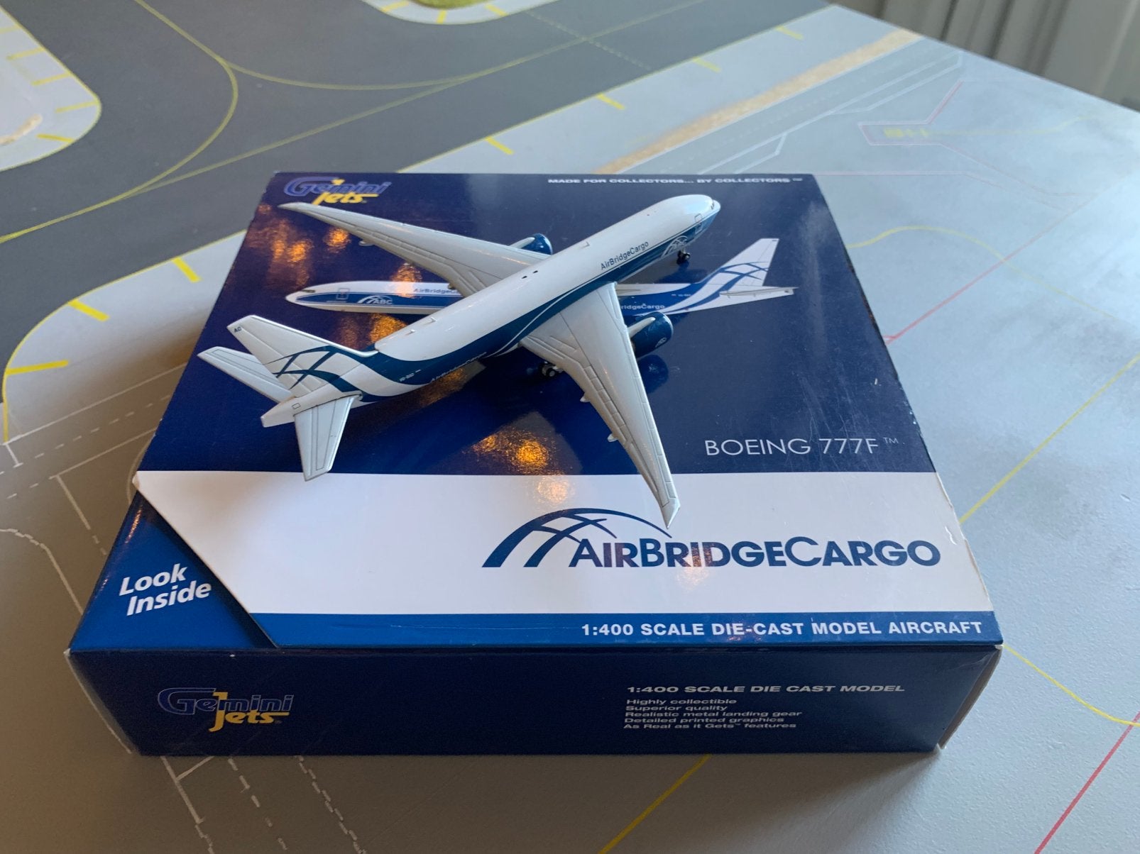 1:400 GeminiJets AirbridgeCargo 777f, Verzamelen, Ophalen of Verzenden, Nieuw