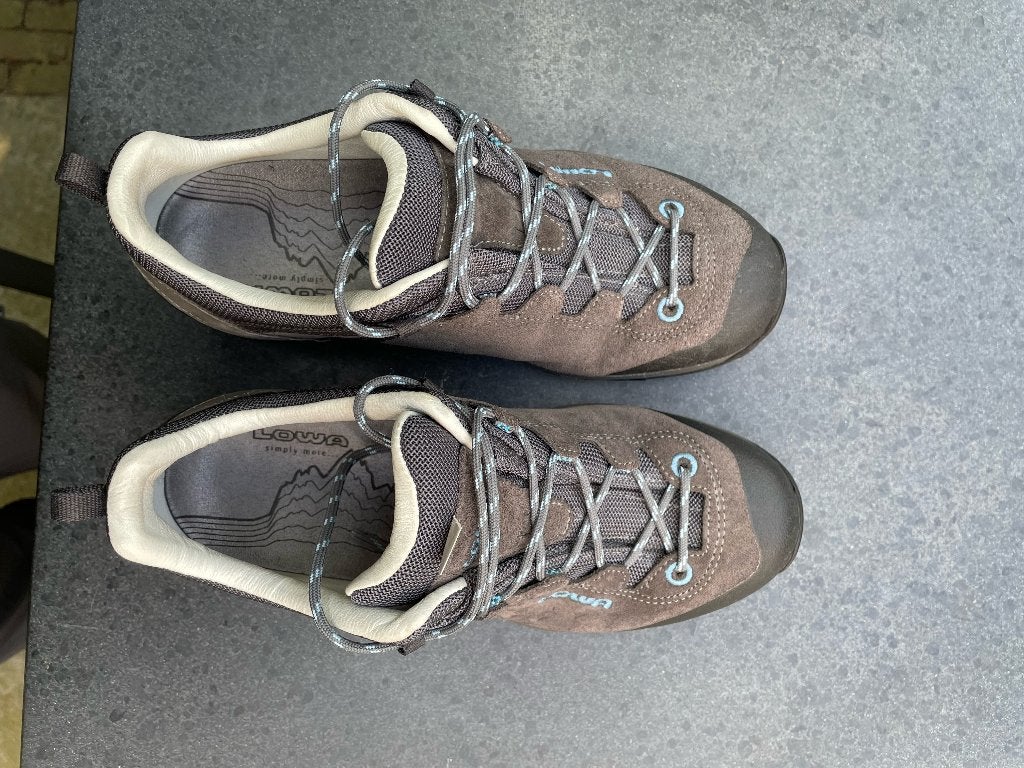 Wandelschoenen dames LOWA laag model maat 37, Lowa, Zo goed als nieuw, Grijs, Wandelschoenen