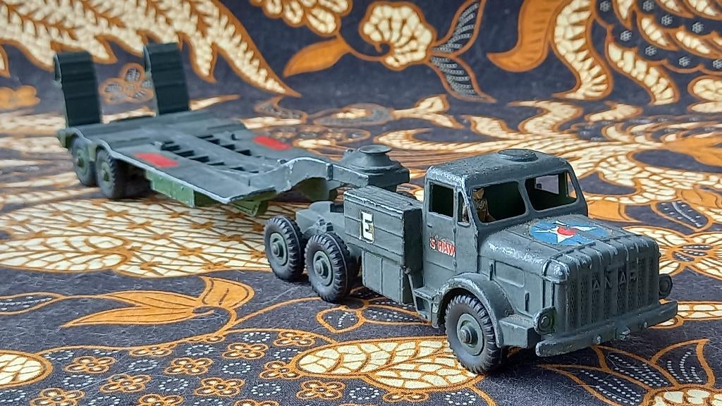 Oude militaria Dinky Toys 660 tank transporter uit Engeland., Ophalen of Verzenden