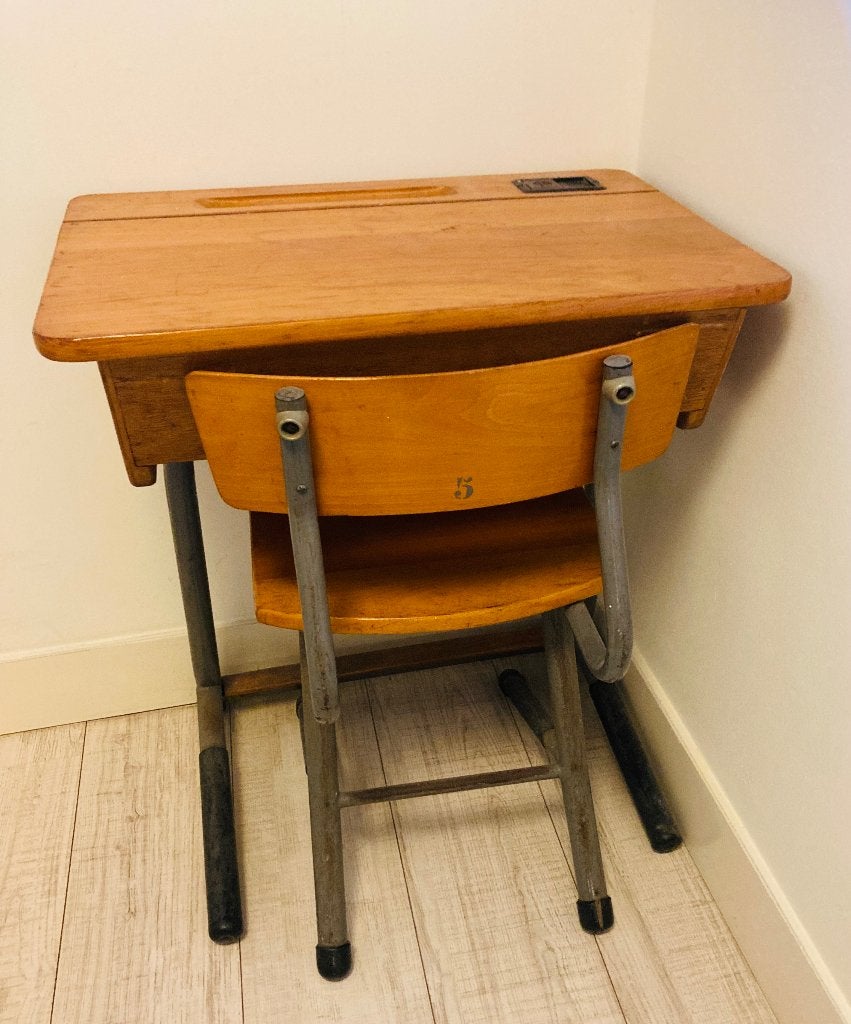 Antiek vintage kinderbureau met bijpassend stoeltje, Ophalen