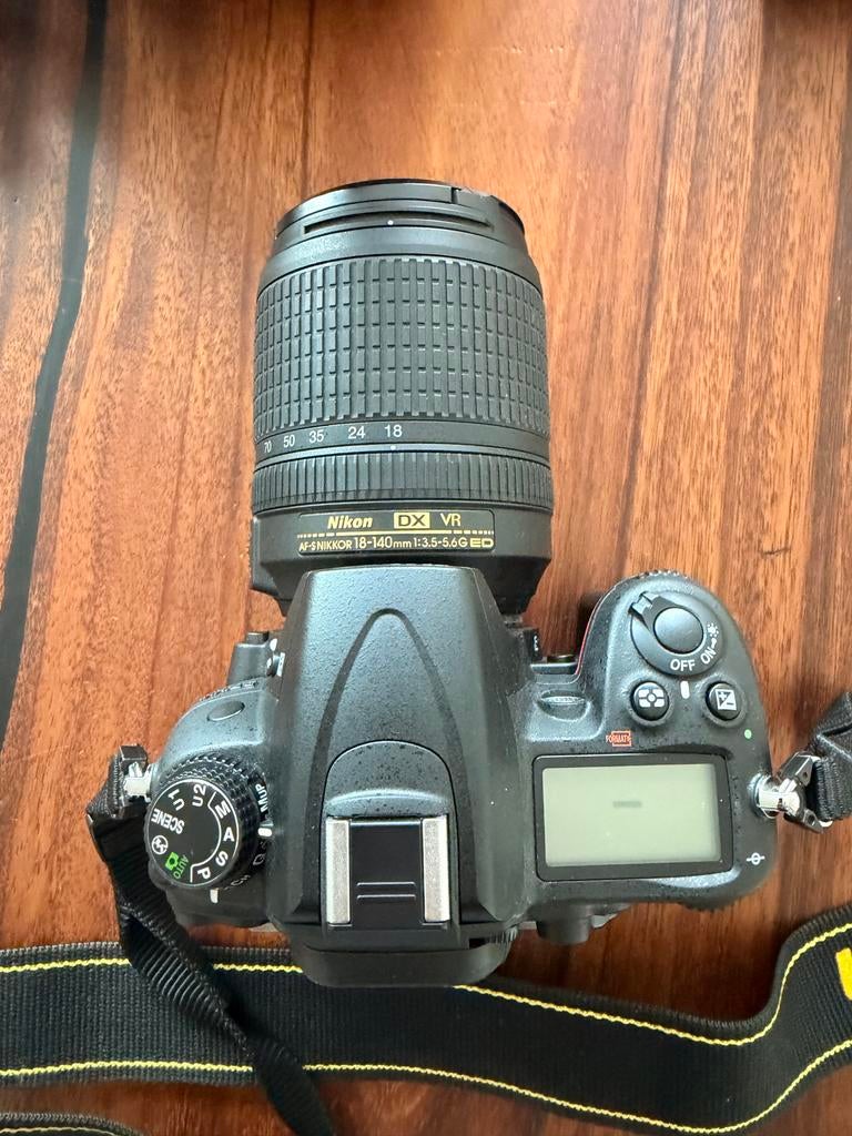 Nikon D7000 met AF-S NIKKOR 18-140mm lens, Spiegelreflex, Ophalen of Verzenden, Zo goed als nieuw, Nikon