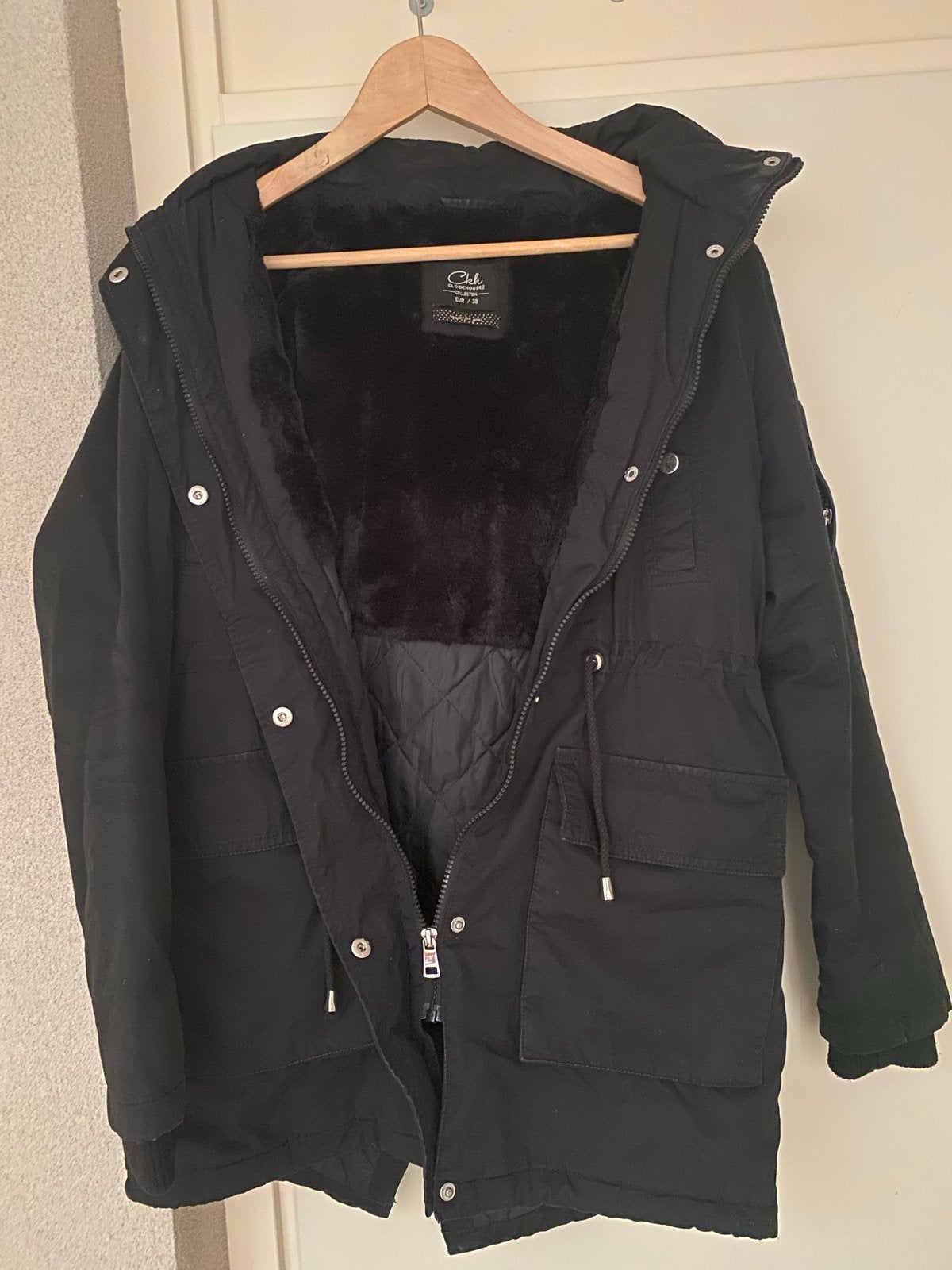 Clockhouse winterjas zwart met teddy voering maat 38, Ophalen, Gedragen, Maat 38/40 (M), Zwart