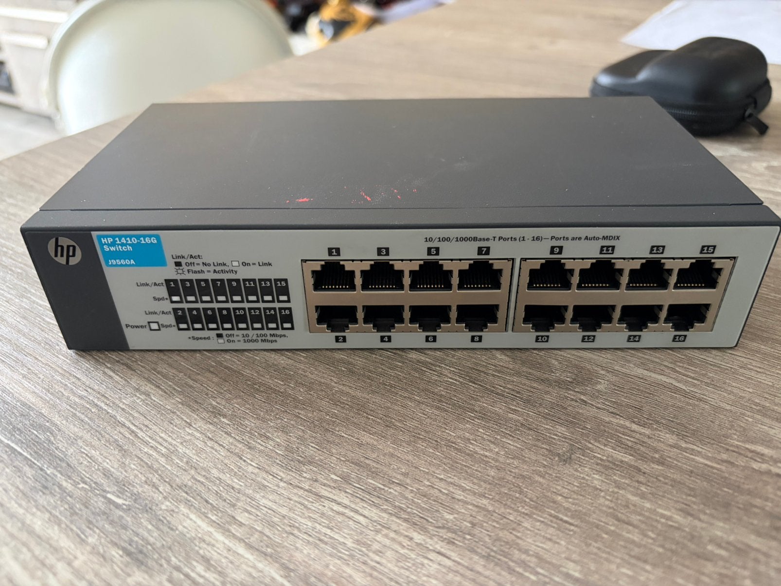 HP 1410-16G 16-ports Gigabit ethernet switch, Computers en Software, Netwerk switches, Ophalen of Verzenden, Gebruikt