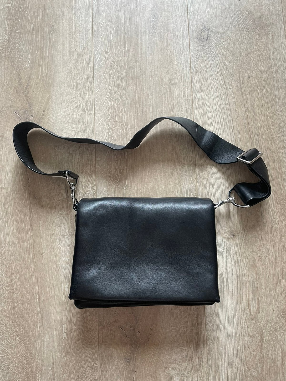 &other stories leren crossbody, Sieraden, Tassen en Uiterlijk, Ophalen of Verzenden, Zo goed als nieuw, Leer
