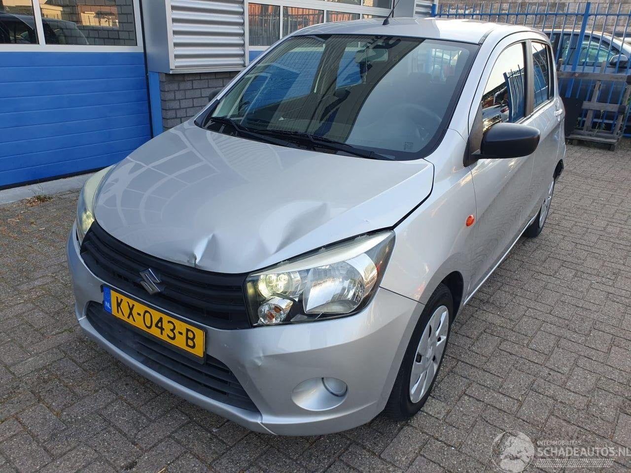 Suzuki Celerio 1.0 Comfort (bj 2016), Auto diversen, Schadeauto's, Suzuki, Handgeschakeld, Benzine, Hatchback, Zilver of Grijs