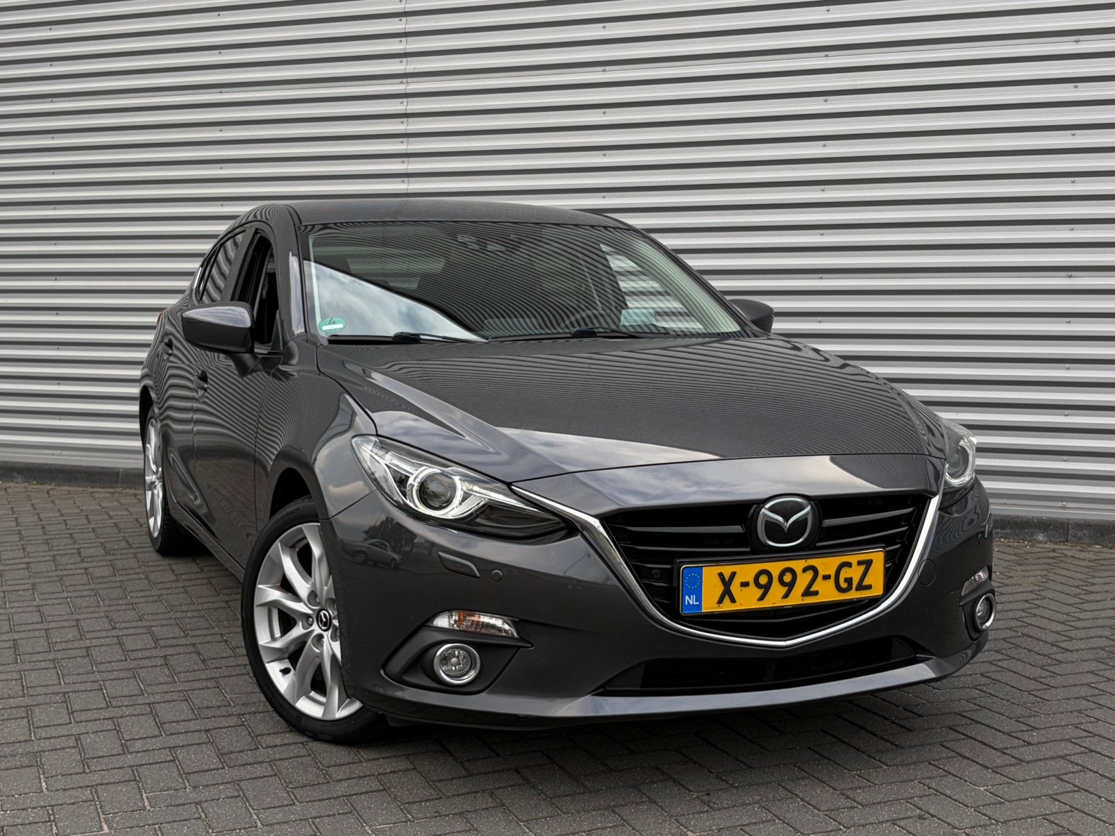Mazda 3 2.0 Skyactiv-G HP GT-M 2014 Grijs APK, TREKHAAK, Auto's, Voorwielaandrijving, 1998 cc, 164 pk, Zwart