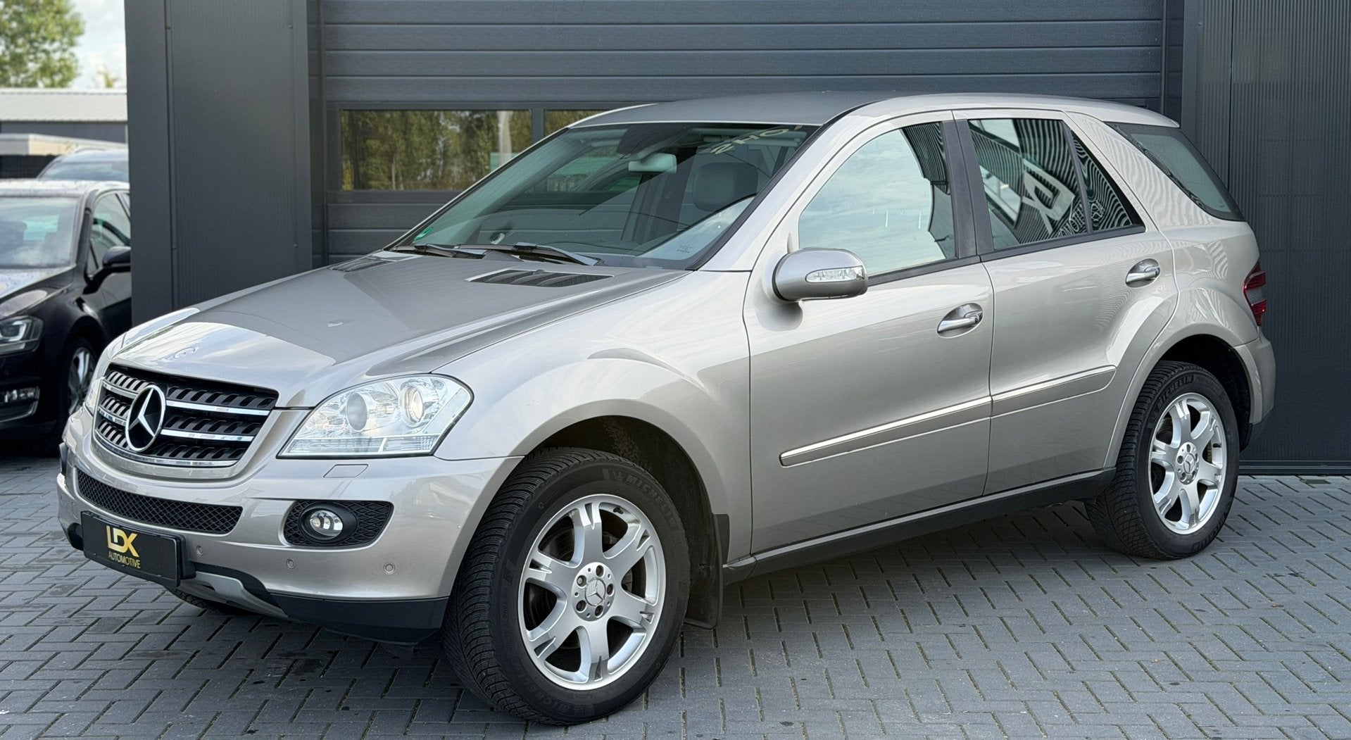 Mercedes-Benz M-klasse 350|Camera|Trekhaak|Goed onderhouden|, Auto's, Automaat, Gebruikt, Vierwielaandrijving, 2035 kg