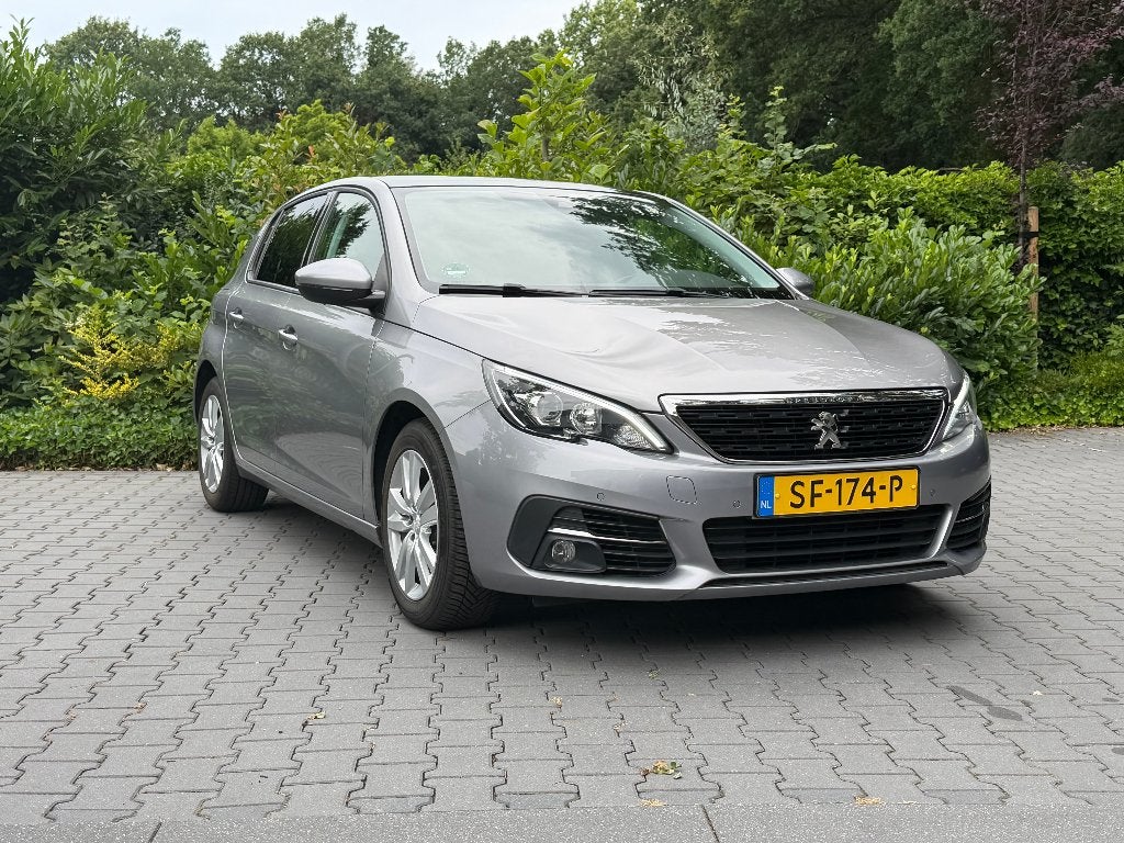 Peugeot 308 1.2 bluetech 110pk  2018 Grijs, Voorwielaandrijving, Stof, Euro 6, 1199 cc