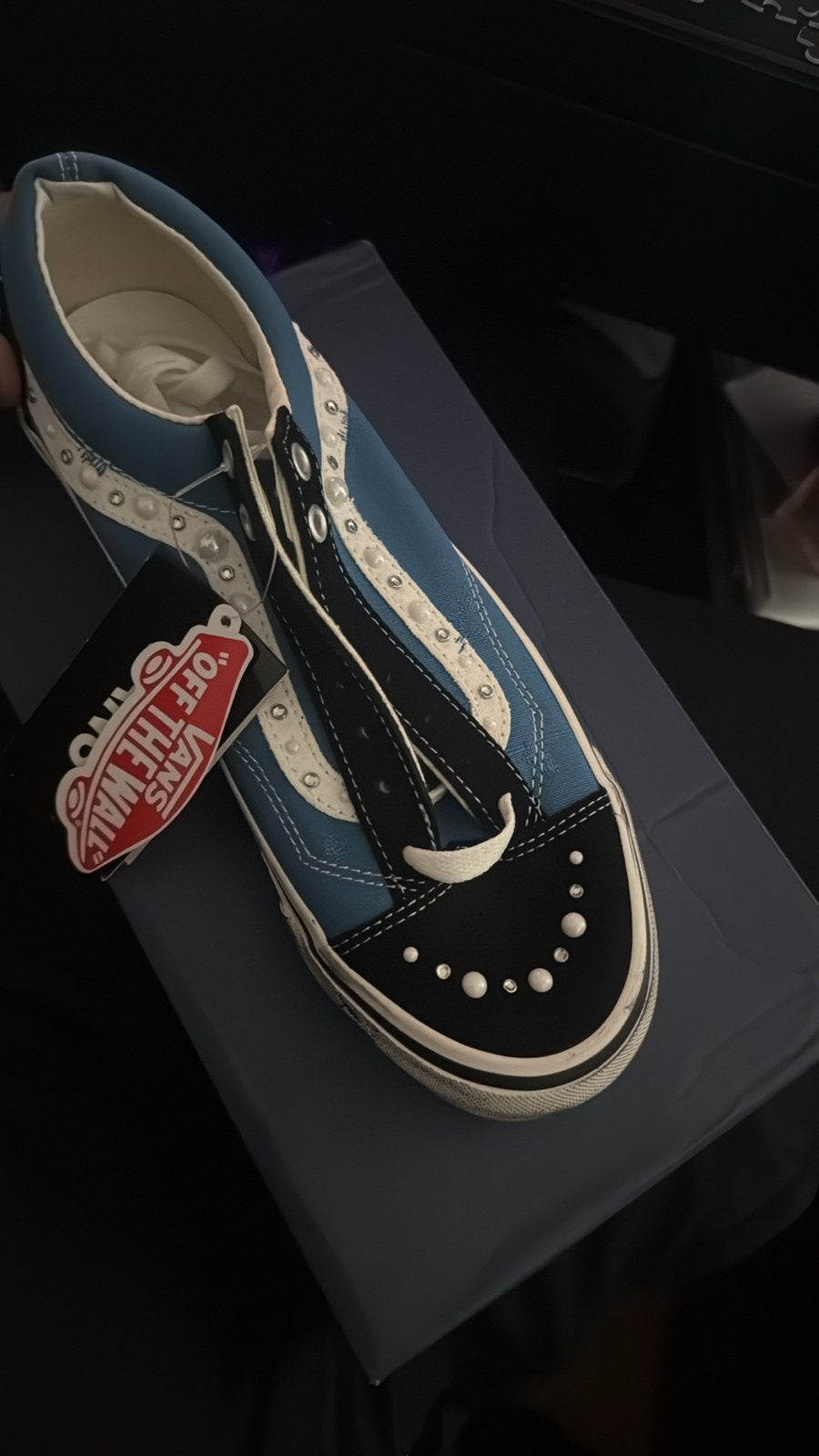 Vans Old Skool sneakers met studs - Blauw/Zwart, Kleding | Dames, Ophalen, Nieuw, Blauw, Sneakers of Gympen