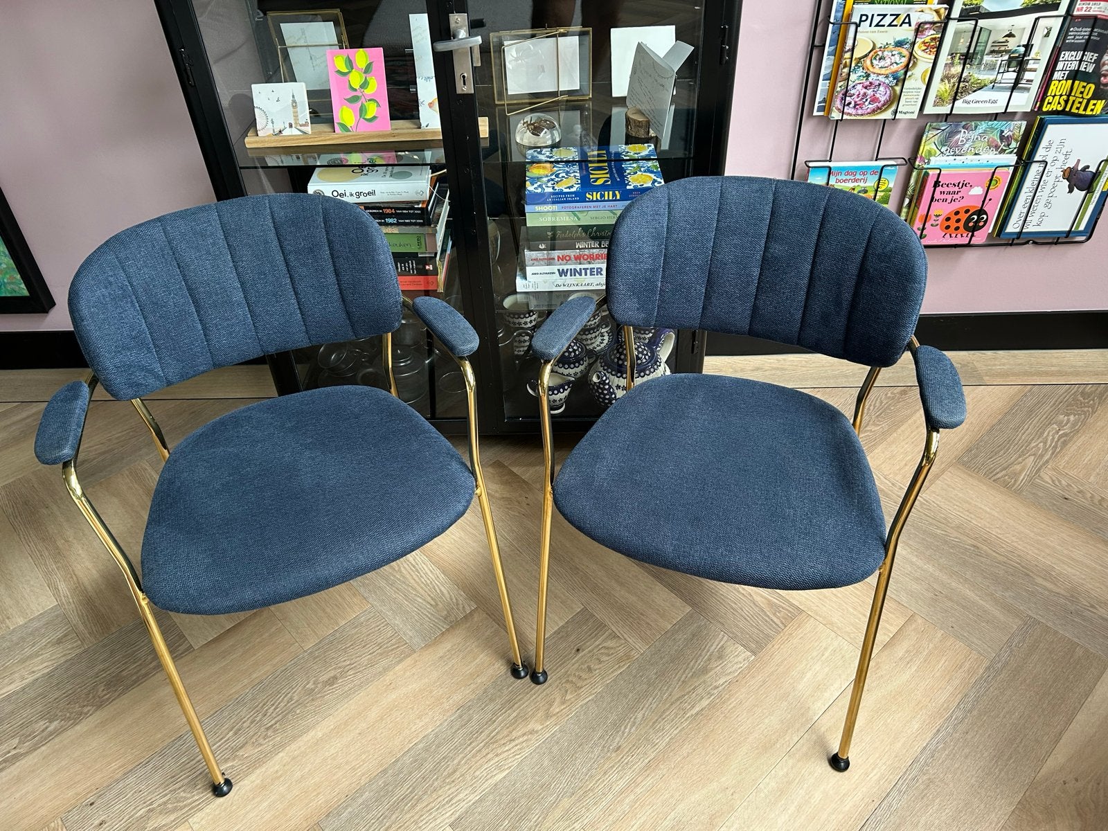 Luxe Eetkamerstoelen Blauw/Goud met Armleuningen – Set van 2, Ophalen, Blauw, Zo goed als nieuw, Eén