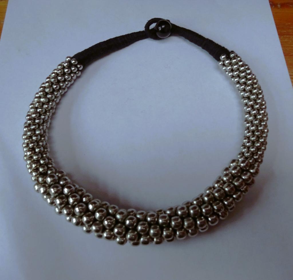 Chunky ketting zilverkleur metalen balletjes op zwart koord, Verzenden, Gebruikt, Zilver, Overige materialen