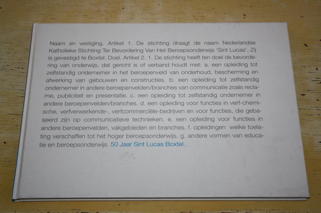 50 jaar Sint Lucas Boxtel Vakschool voor creatief talent, Boeken, Ophalen of Verzenden, Zo goed als nieuw