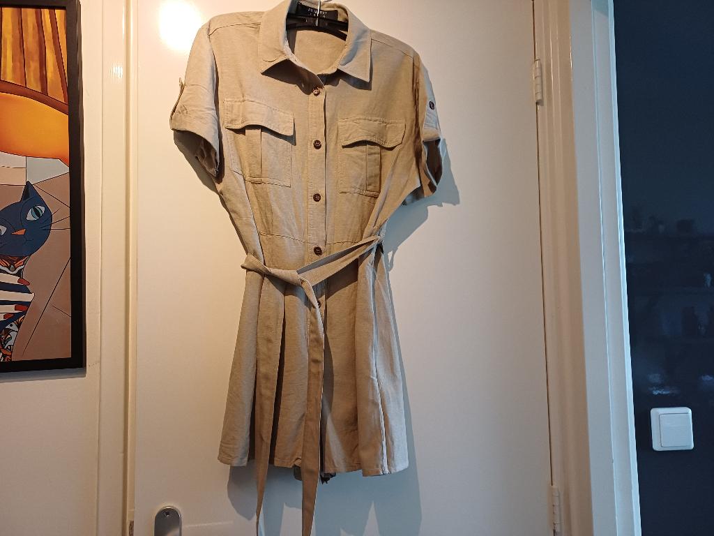 Nieuwstaat beige korte jumpsuit Primark mt 36, Kleding | Dames, Jumpsuits, Primark, Beige, Ophalen of Verzenden, Zo goed als nieuw