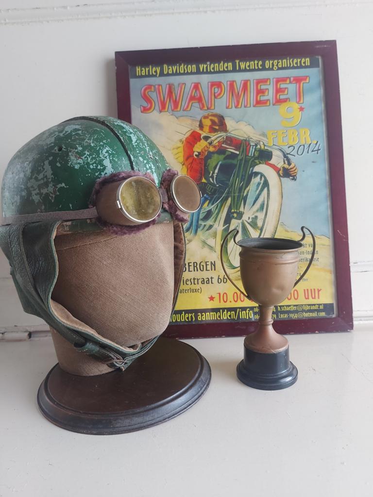 Oude oldtimer helm, bril ,trofee,hoofd,reclameposter 5 items, Antiek en Kunst, Ophalen of Verzenden