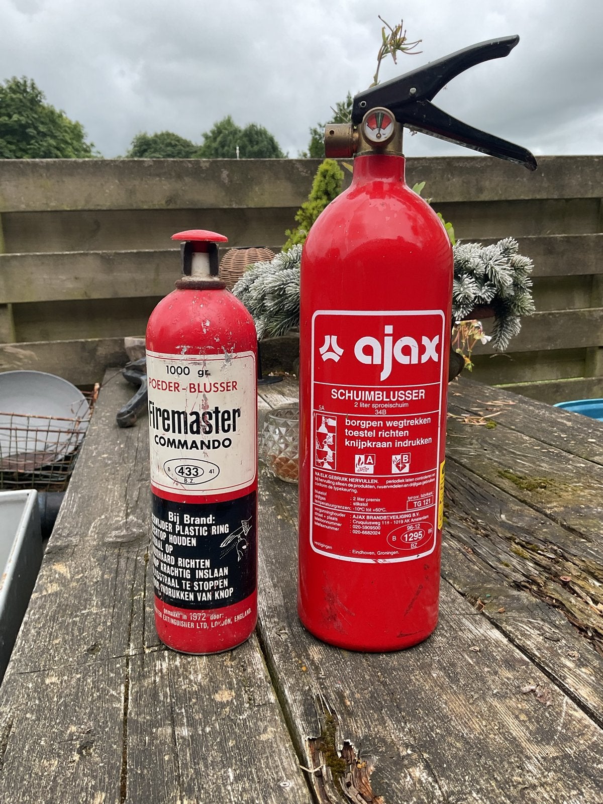 2 Brandblussers (niet meer up-to-date), Huis en Inrichting, Ophalen, Gebruikt, Brandblusser
